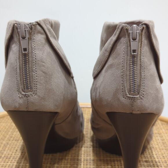 Nine West Jaxine2 Taupe Beige Ankle Booties Women's 10 Faux Suede Office Slouch - Picture 4 of 8